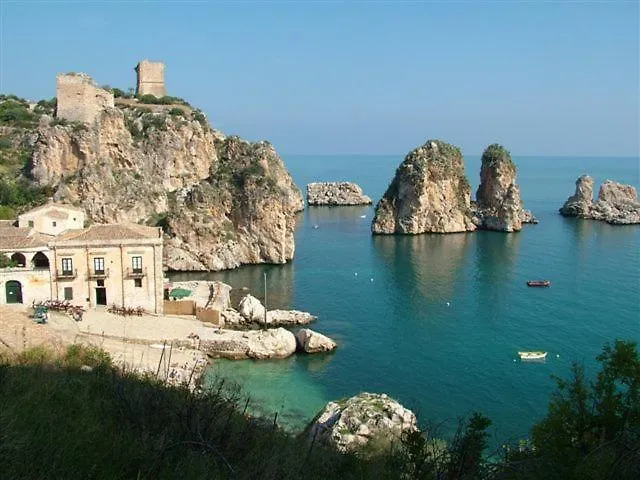 Residence Eneide 3*, Valderice Italia