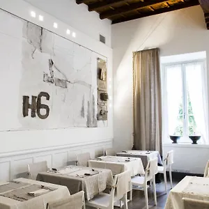 https://gombithotel.it-lombardy.com